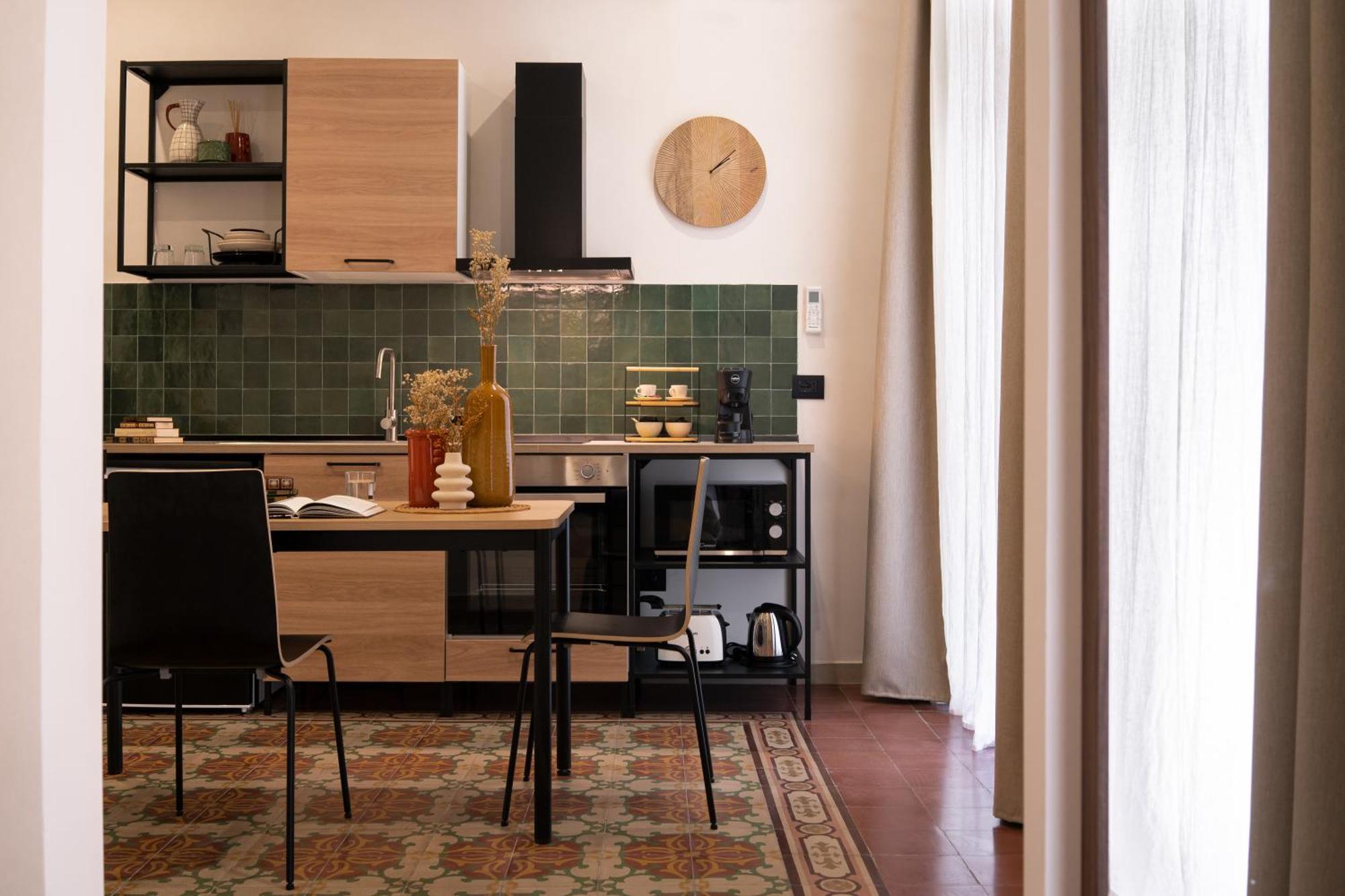 Kondo Maisons Катания Экстерьер фото